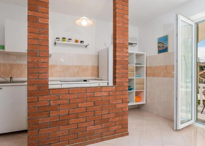 Apartman With Pool Kristina By Guide Barbat na Rabu