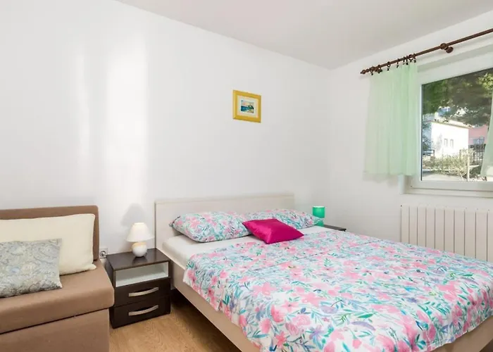 Apartman With Pool Kristina By Guide